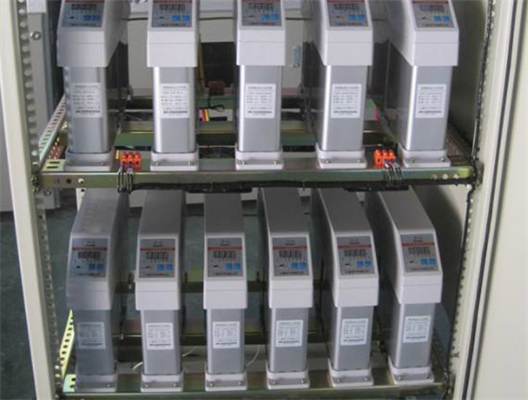 低壓開關(guān)柜內(nèi)電容器安全運行的電流、電壓和溫度有什么要求